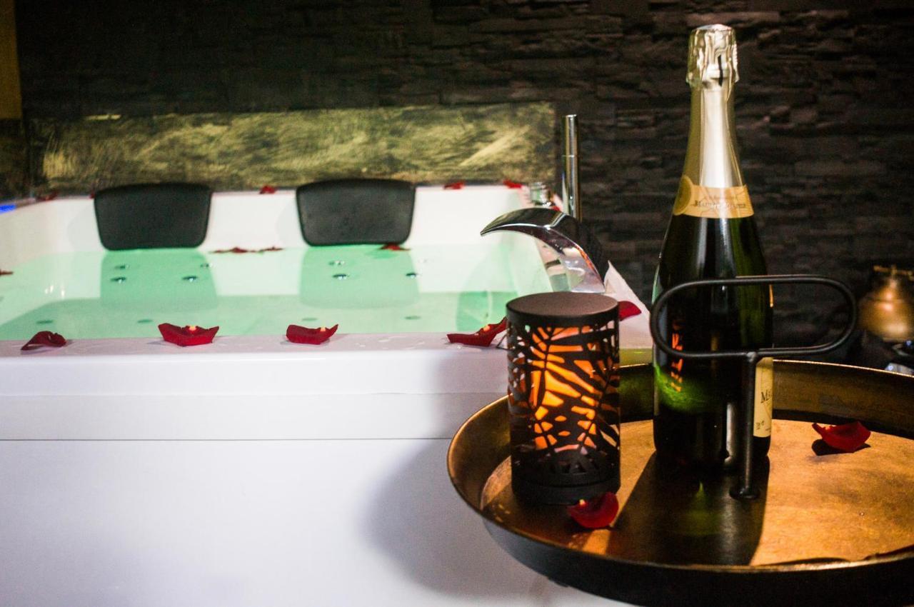Love Suites & Spa "Le Loft" Avec Jacuzzi Privatif Médis Exterior foto